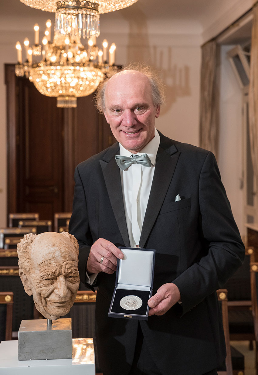Josef Zotter erhält Walter Scheel Medaille 2019