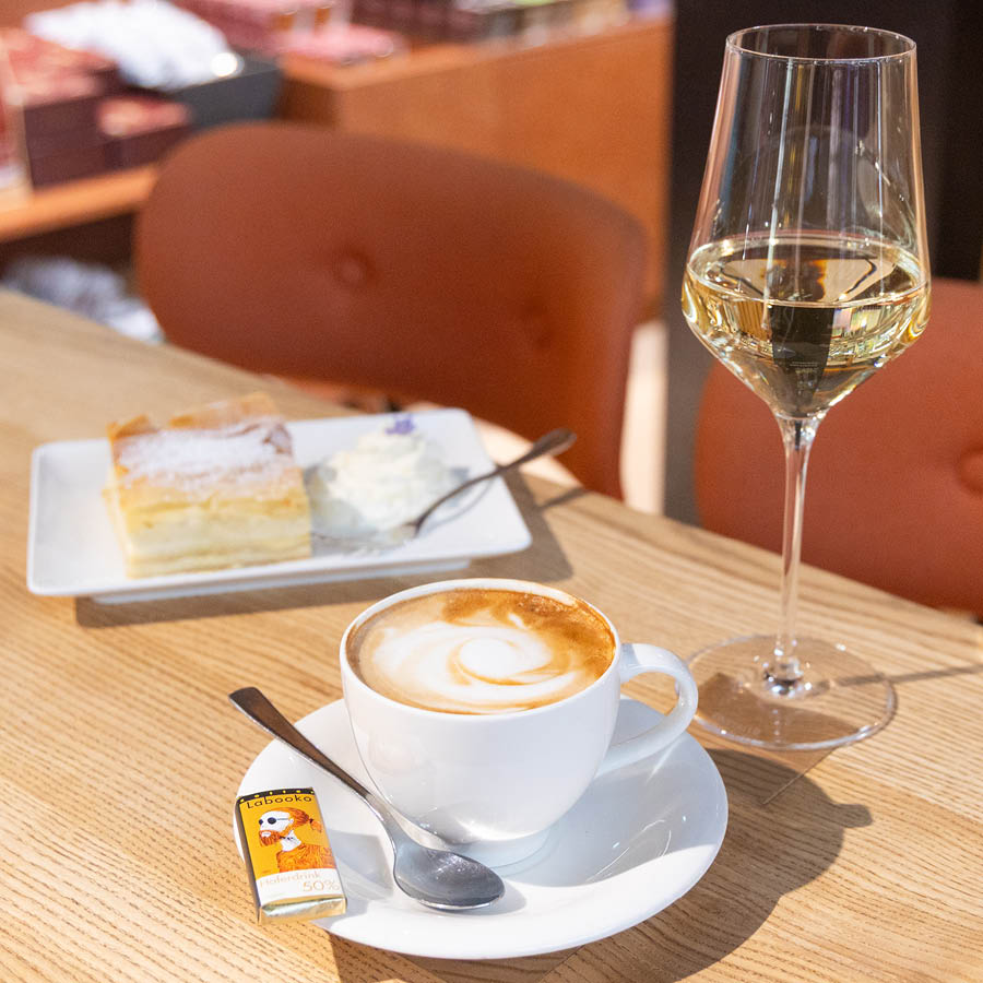 Essen & Trinken im Bio Café und Feinkost von Zotter Schokolade